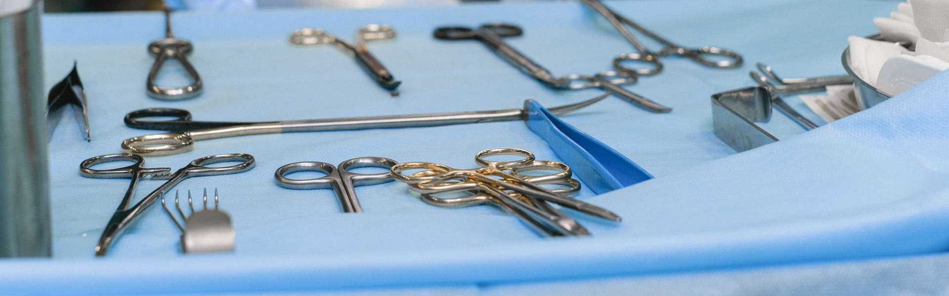 surgery operating theatre instruments